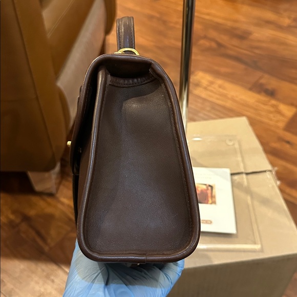 Coach Brown Leather Satchel with Gold Turn lock - in like new condition - Picture 4 of 11